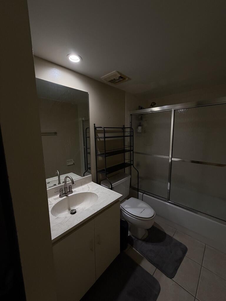 512 5th Lane Greenacres, FL 33463 - Photo 27 of 34 Guest Bath