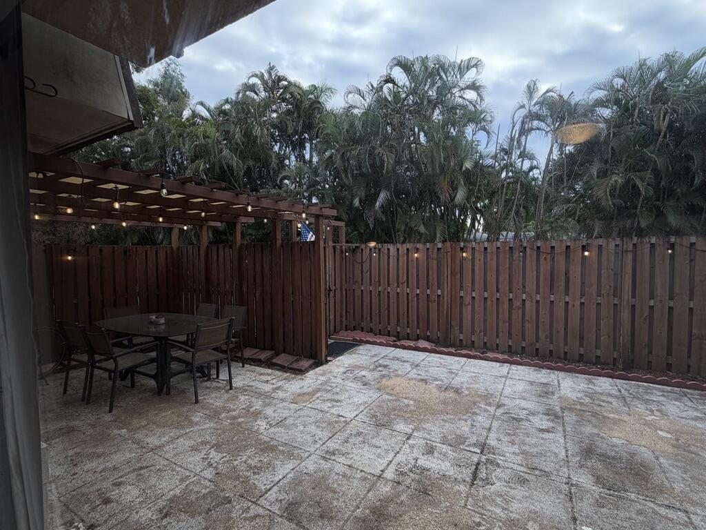 512 5th Lane Greenacres, FL 33463 - Photo 4 of 34 Courtyard