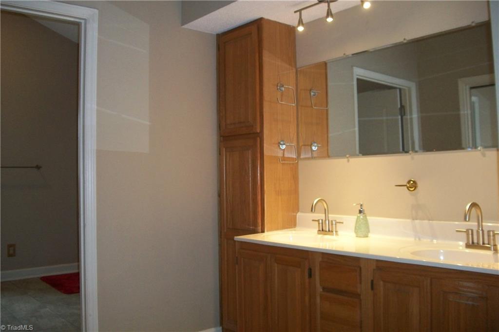 4120 Hampton Road Clemmons, NC 27012 - Photo 18 of 30 Gallery Image 18