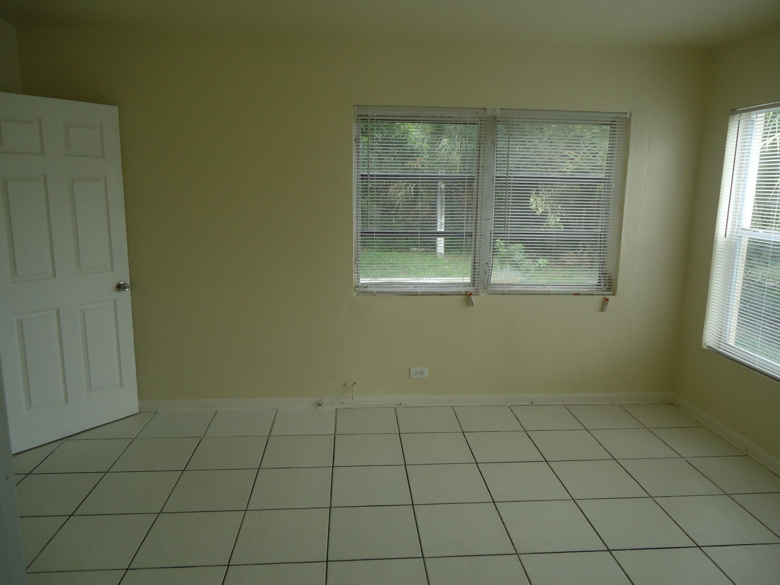 1216 West 32nd Street Riviera Beach, FL 33404 - Photo 16 of 25 DSC01837 - Copy