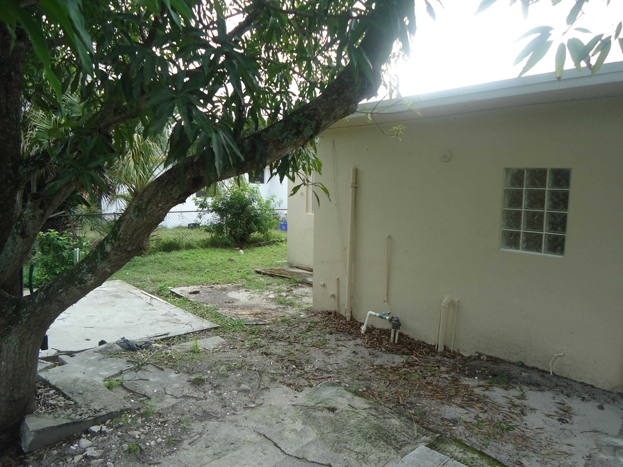 1216 West 32nd Street Riviera Beach, FL 33404 - Photo 24 of 25 DSC01845