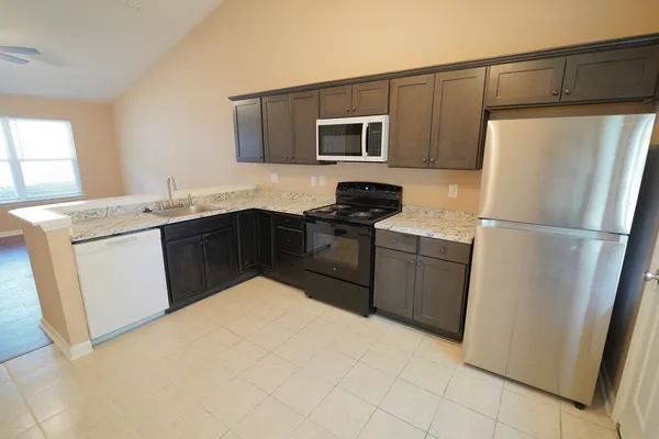 $1,700 | 933 Ashburn Drive, Tallahassee, FL 32301