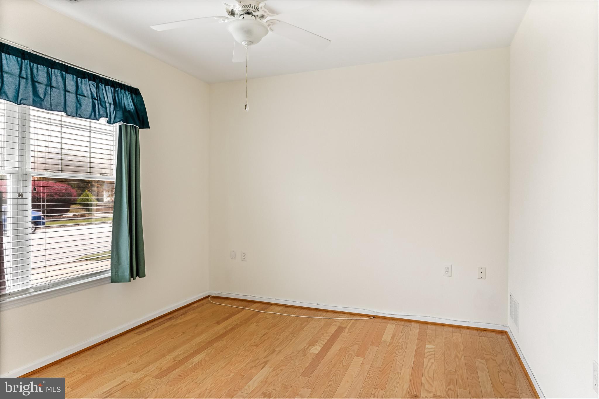 25 Violet Court Marlton, NJ 08053 - Photo 22 of 37 Second bedroom