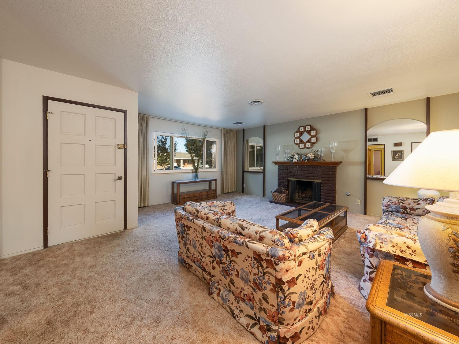 631 Peg Street Ridgecrest, CA 93555 - Photo 4 of 46