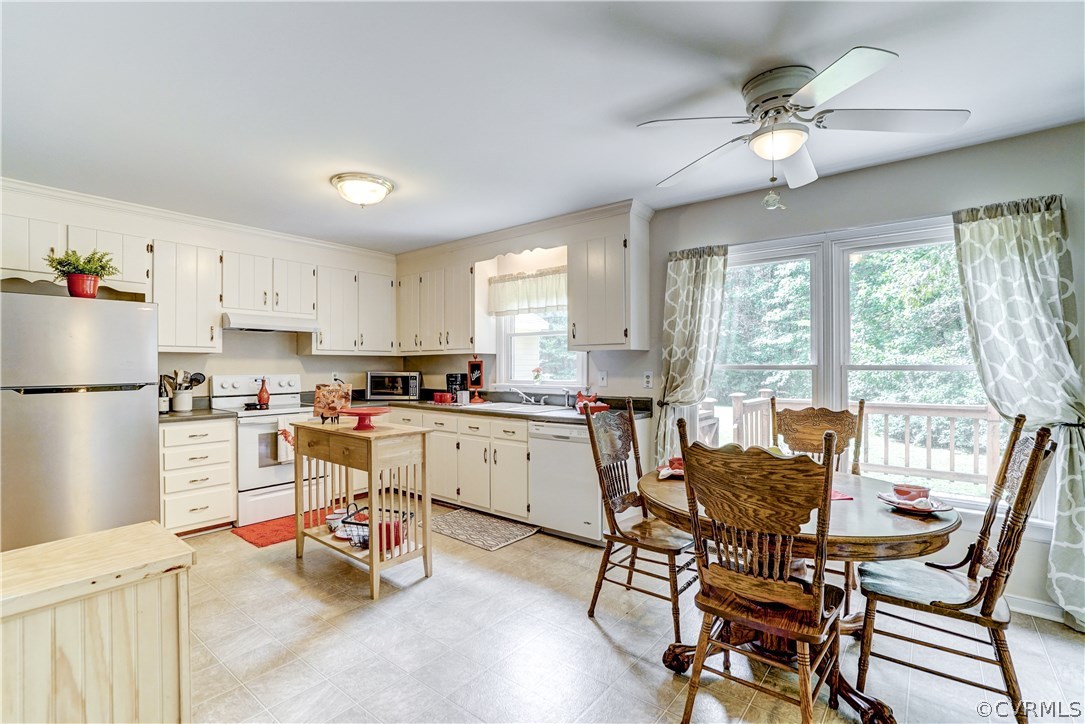 4385 Three Bridge Road Powhatan, VA 23139 - Photo 8 of 28 Gallery Image 8