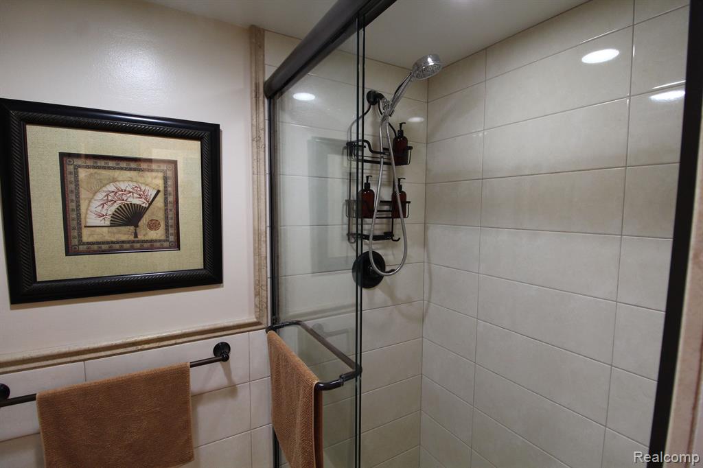 31775 Ridgeside Drive, Unit 2 Farmington Hills, MI 48334 - Photo 35 of 90