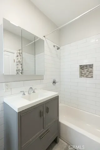 $3,400 | 2152 Locust Avenue, Long Beach, CA 90806