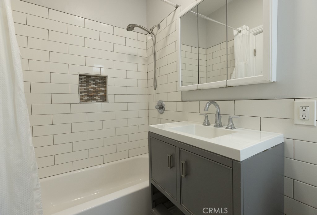 2152 Locust Avenue Long Beach, CA 90806 - Photo 13 of 14