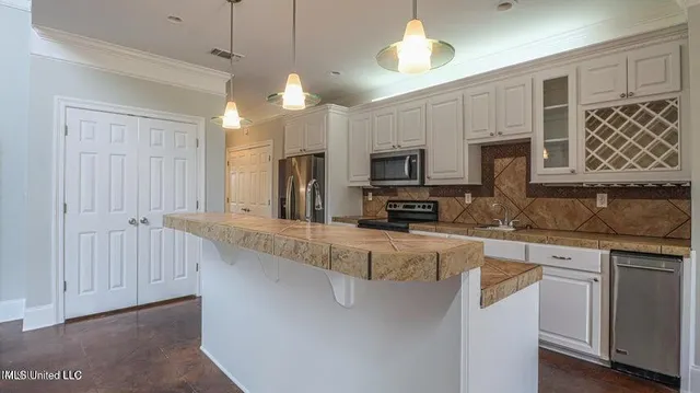 $615,000 | 7309 Live Oak Way, Pass Christian, MS 39571