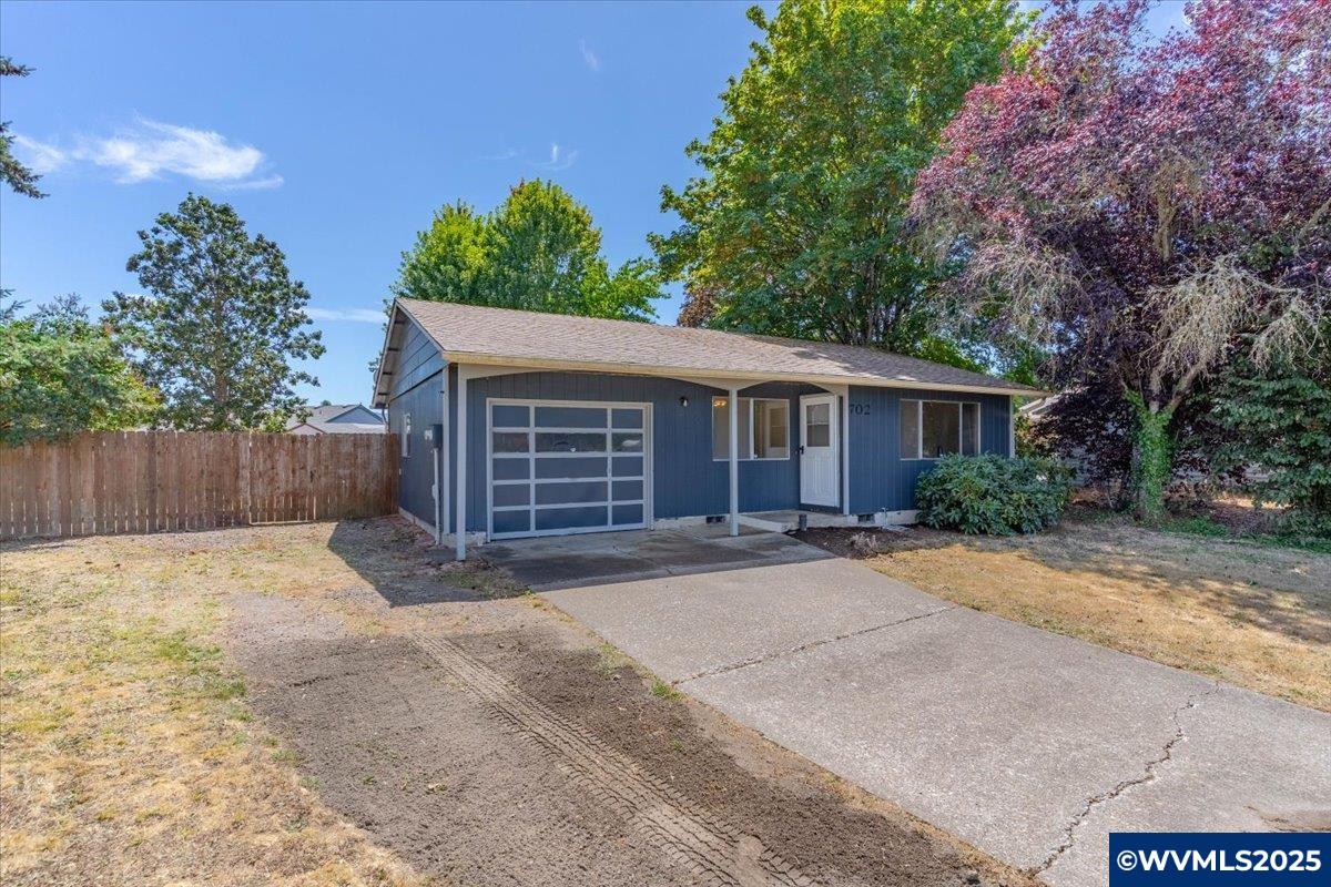 702 Rhododendron Street Lebanon, OR 97355 - Photo 3 of 32 Gallery Image 3