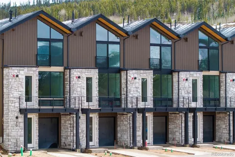 a view of a house with street
