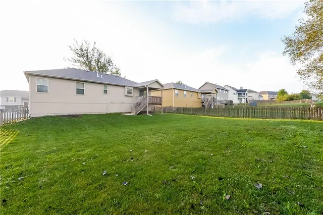 $2,100 | 407 Golfview Drive, Pleasant Hill, MO 64080