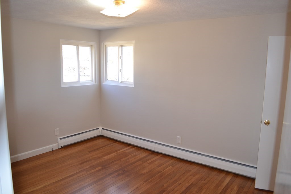 7 Harrow Road Norwood, MA 02062 - Photo 11 of 32 Gallery Image 11