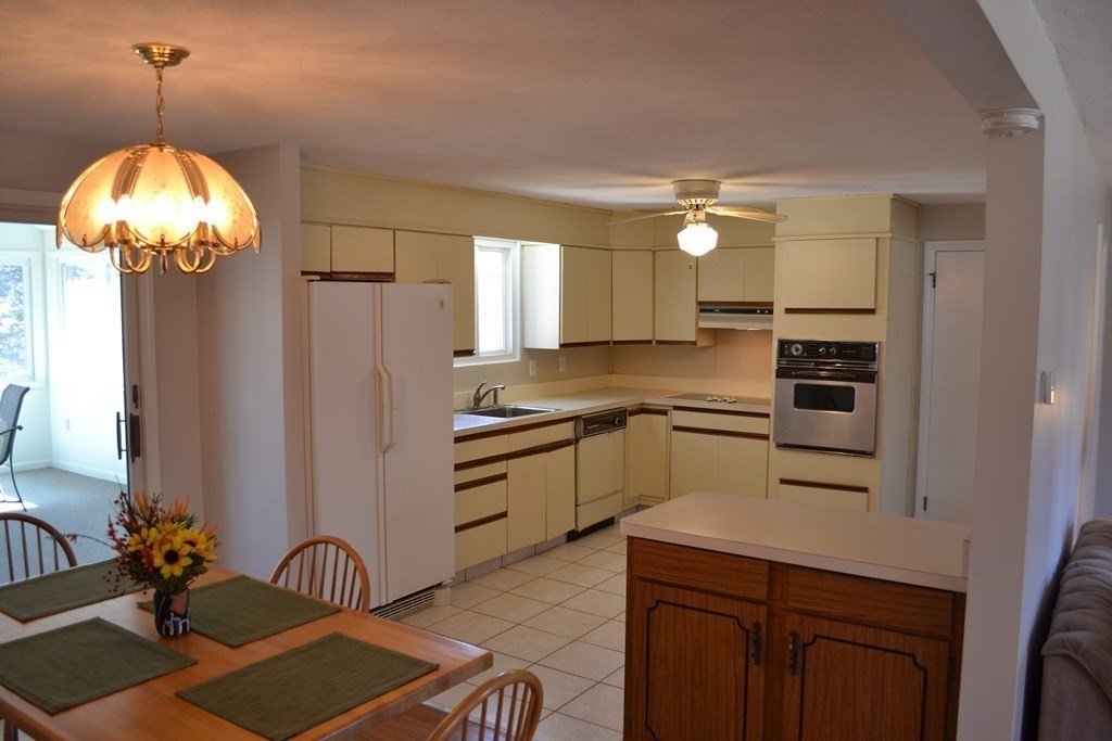 7 Harrow Road Norwood, MA 02062 - Photo 4 of 32 Gallery Image 4