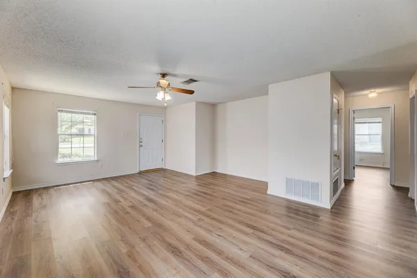 $1,850 | 2101 Parksville Way, Cedar Park, TX 78613