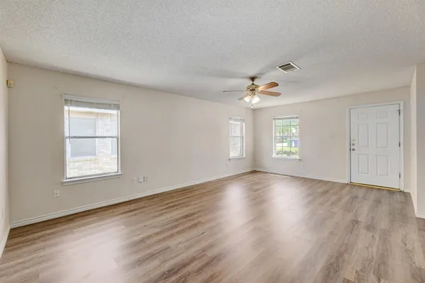 $1,850 | 2101 Parksville Way, Cedar Park, TX 78613