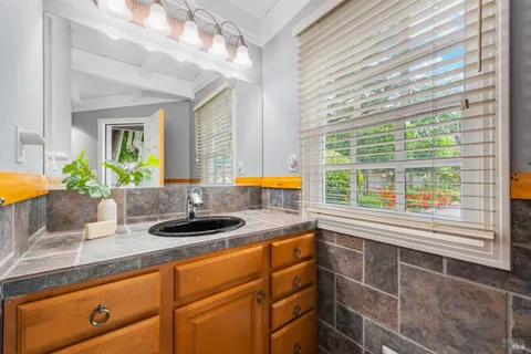 $2,999,999 | 852 2nd Street East, Sonoma, CA 95476