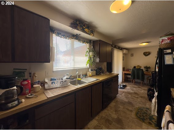 4847-4849 Elderberry Loop Springfield, OR 97478 - Photo 12 of 23 a kitchen with lots of counter top space