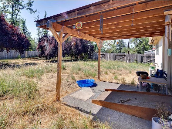 4847-4849 Elderberry Loop Springfield, OR 97478 - Photo 9 of 23 a view of backyard of the house