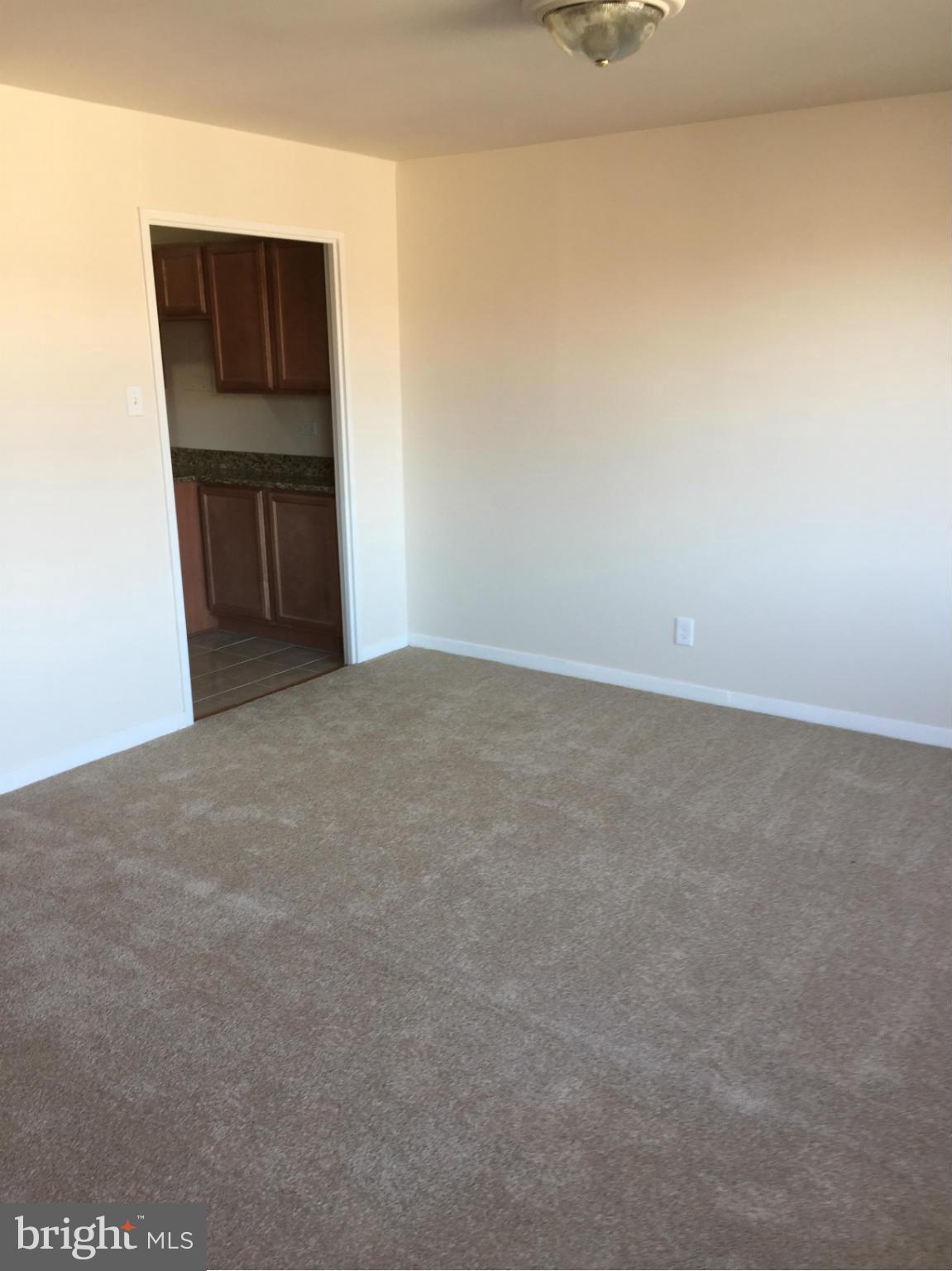 1900 Lyttonsville Road, Unit 818 Silver Spring, MD 20910 - Photo 5 of 12 Dining Room