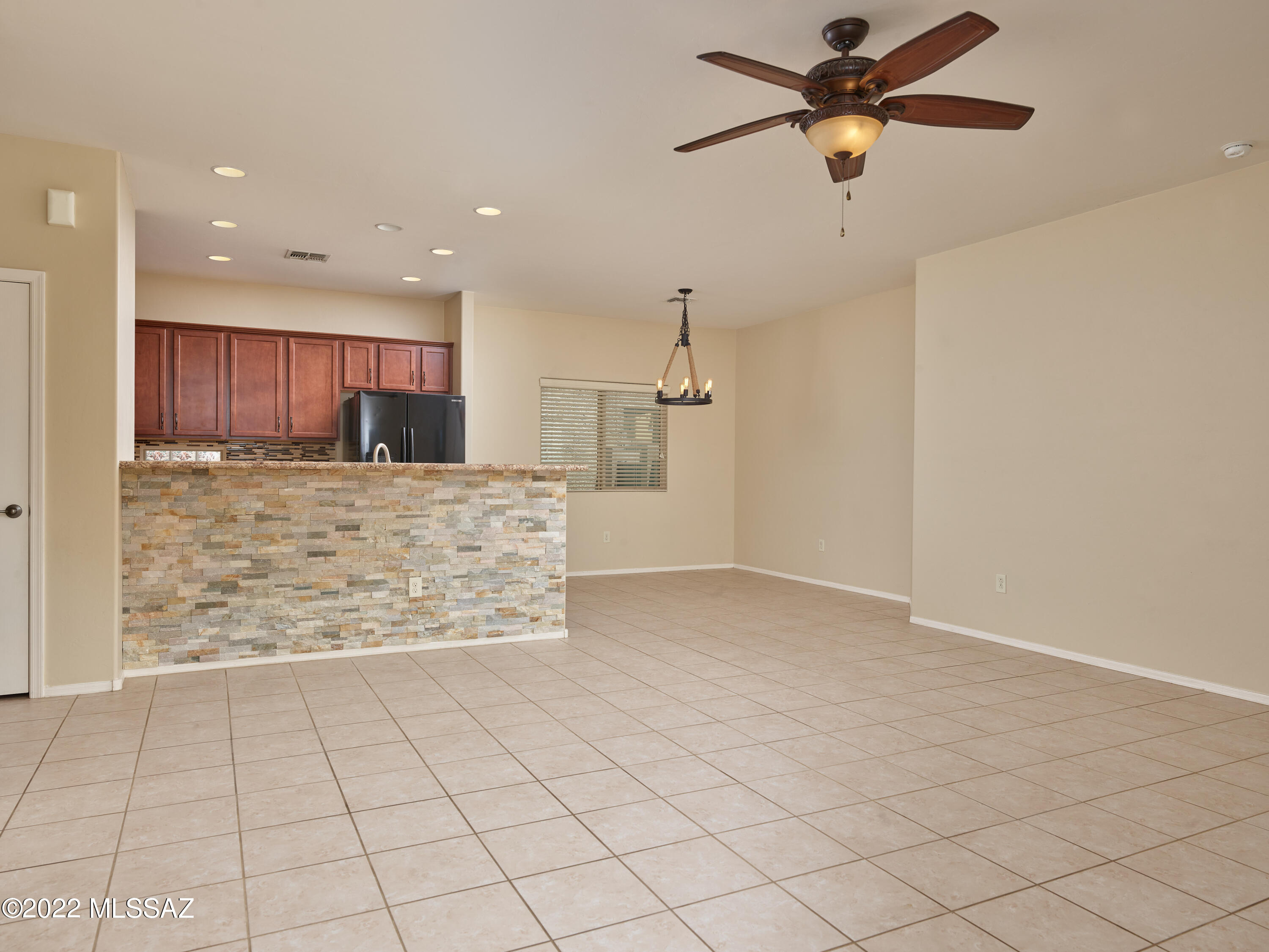 8742 North Norway Spruce Road Tucson, AZ 85743 - Photo 4 of 18