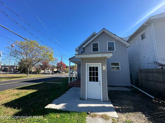 $425,000 | 277 South Courtland Street, East Stroudsburg, PA 18301