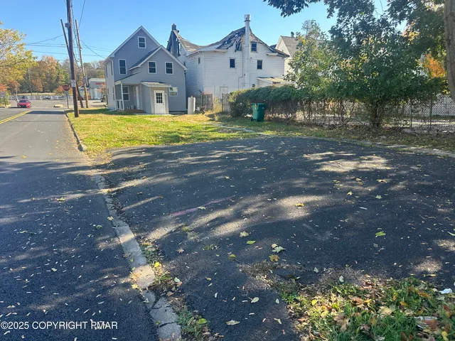 $425,000 | 277 South Courtland Street, East Stroudsburg, PA 18301