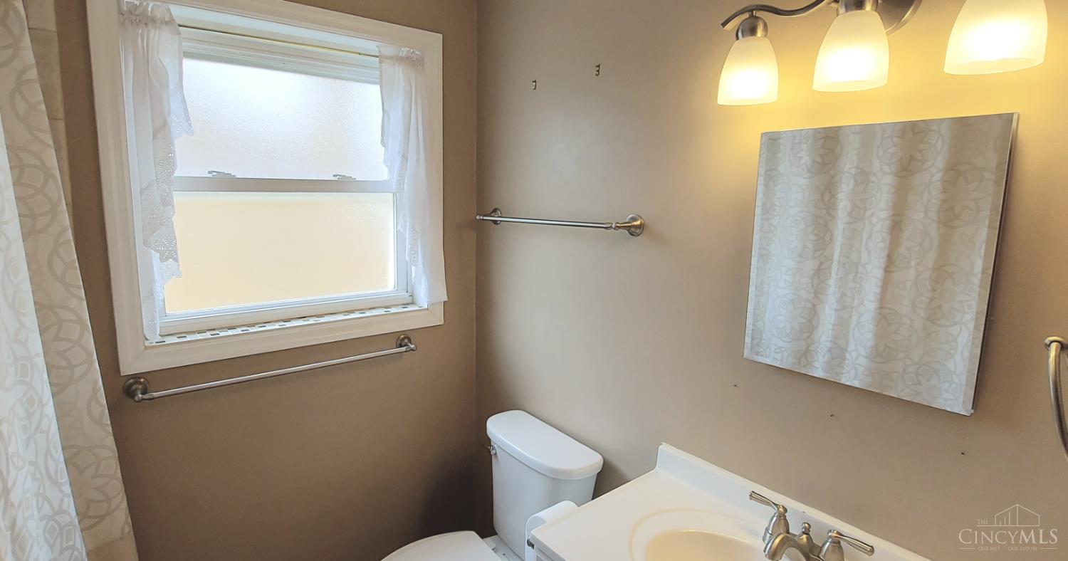 5949 Lawrence Road Cincinnati, OH 45248 - Photo 63 of 72 Gallery Image 63