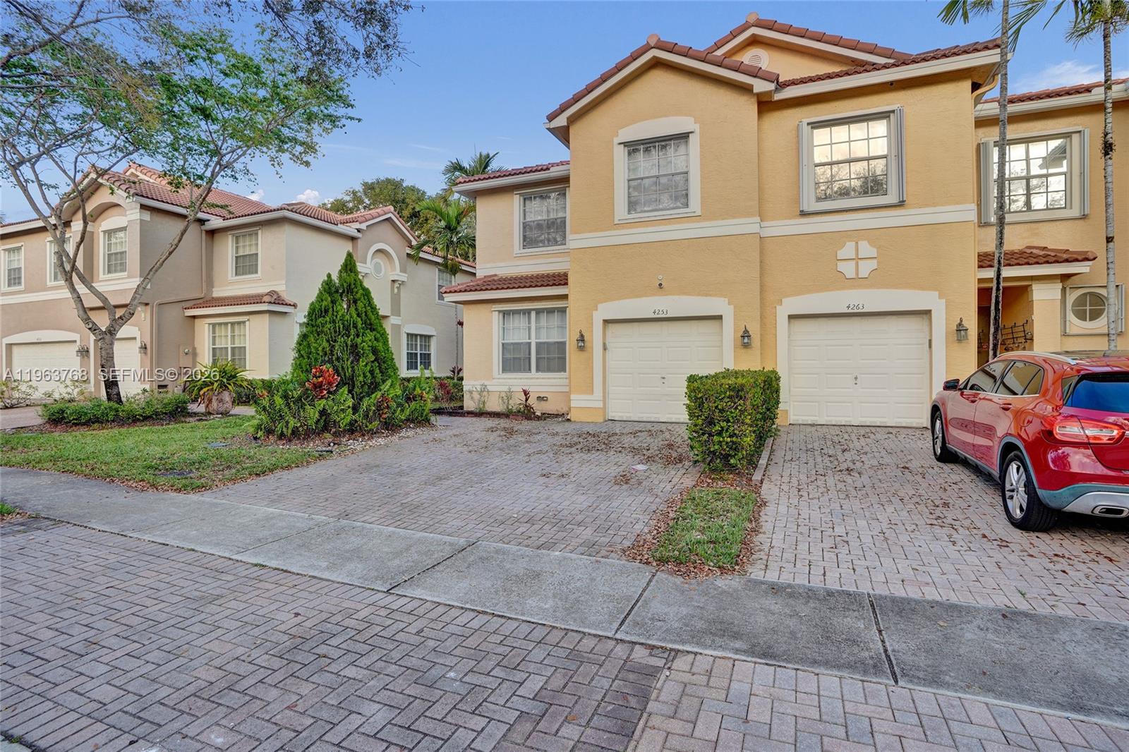 4253 Southwest 124th Terrace Miramar, FL 33027 - Photo 4 of 35