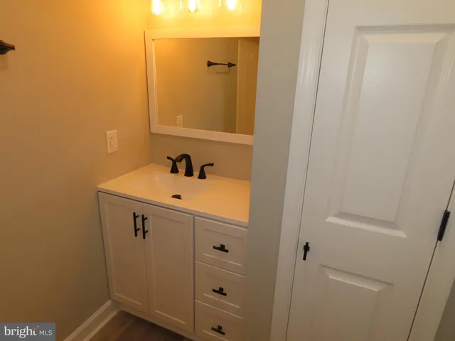 $2,350 | 1805 West 10th Street, Wilmington, DE 19805