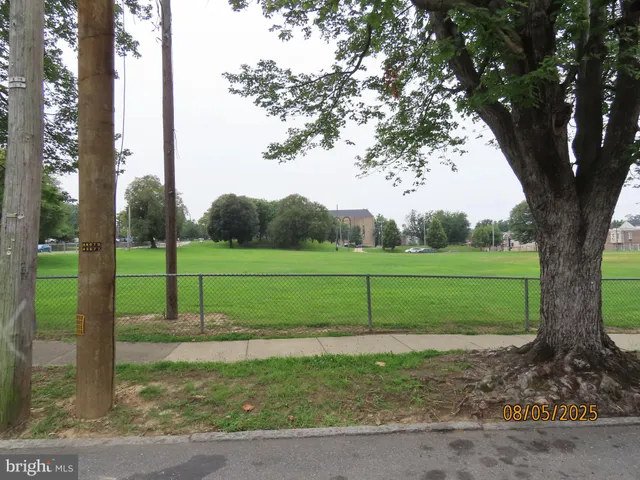 $2,350 | 1805 West 10th Street, Wilmington, DE 19805