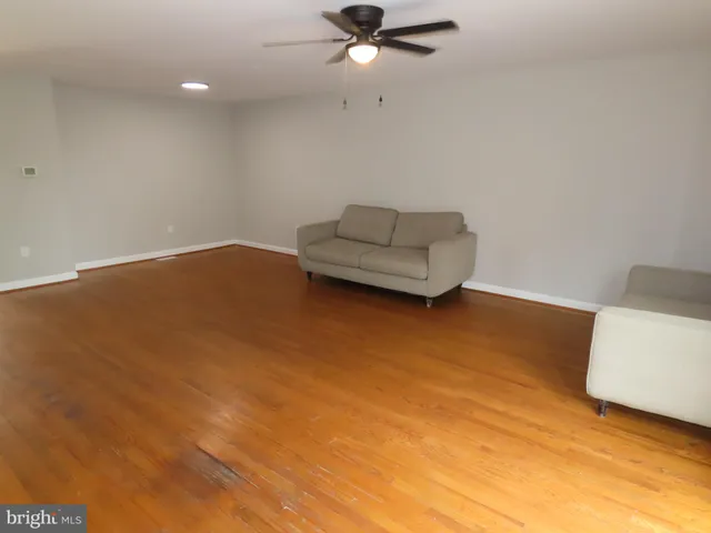 $2,350 | 1805 West 10th Street, Wilmington, DE 19805