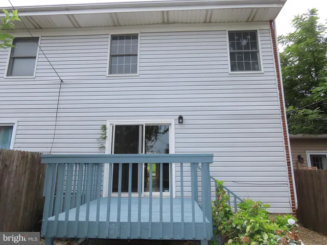 $2,350 | 1805 West 10th Street, Wilmington, DE 19805