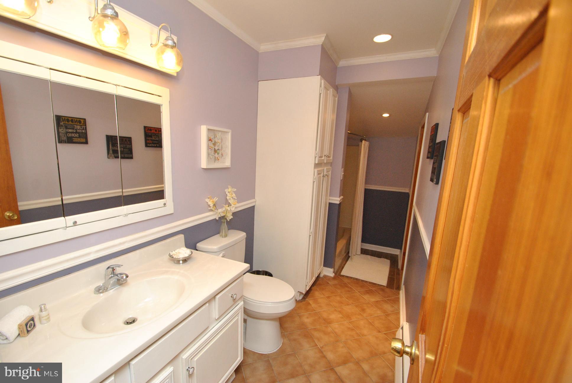 9620 Dundawan Road Baltimore, MD 21236 - Photo 16 of 30 UPDATED FULL BATH - HALLWAY UPPER LEVEL