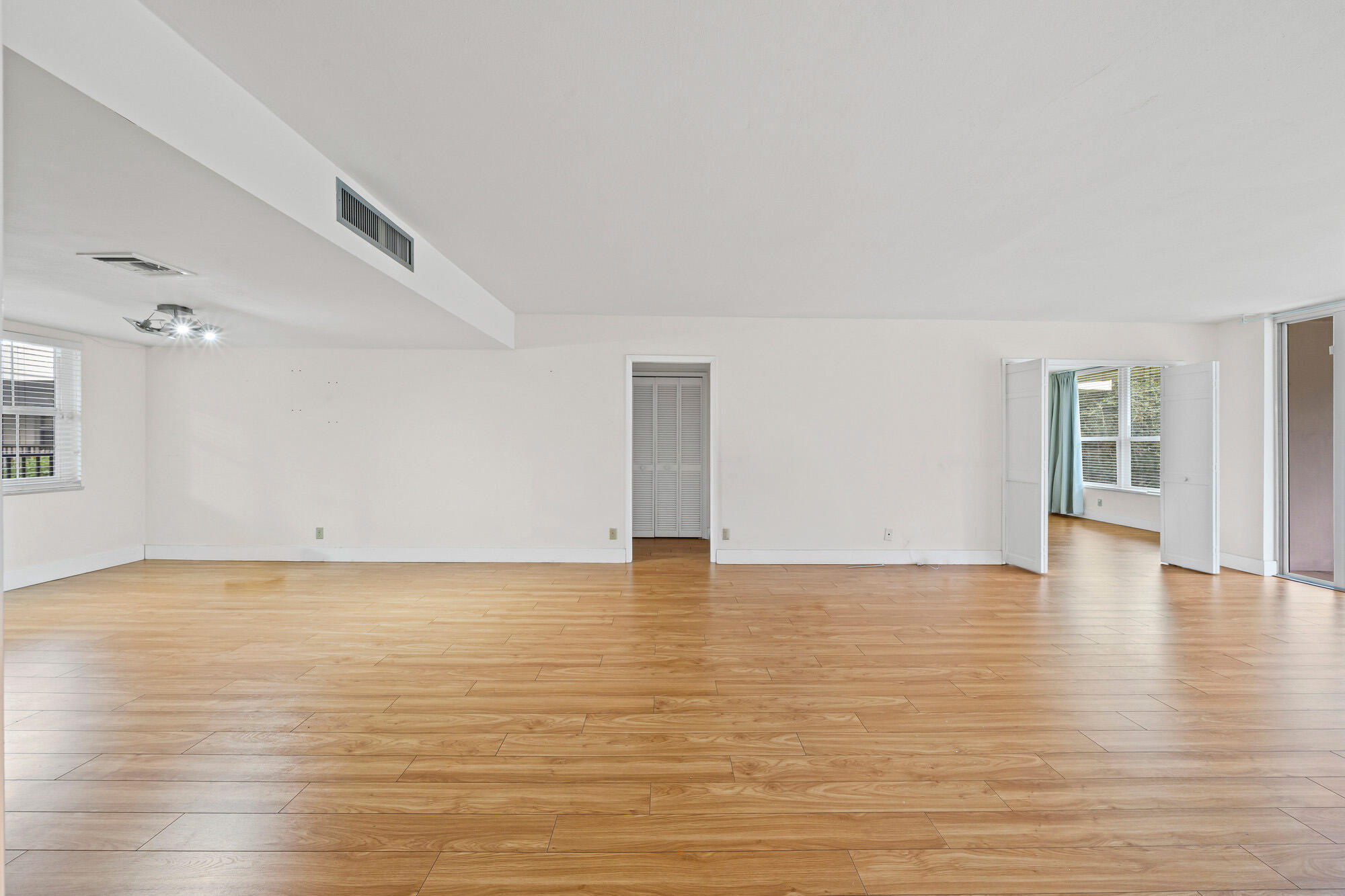 4007 North Cypress Drive, Unit 204 Pompano Beach, FL 33069 - Photo 19 of 44 10 Living Area (1)