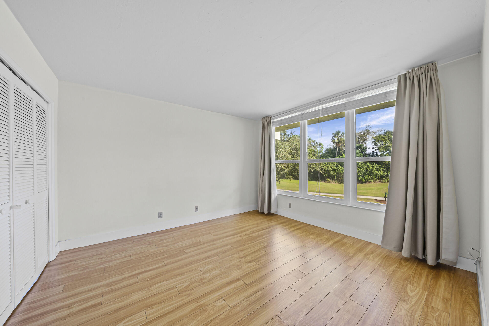 4007 North Cypress Drive, Unit 204 Pompano Beach, FL 33069 - Photo 22 of 44 13 Guest Bedroom B (2)