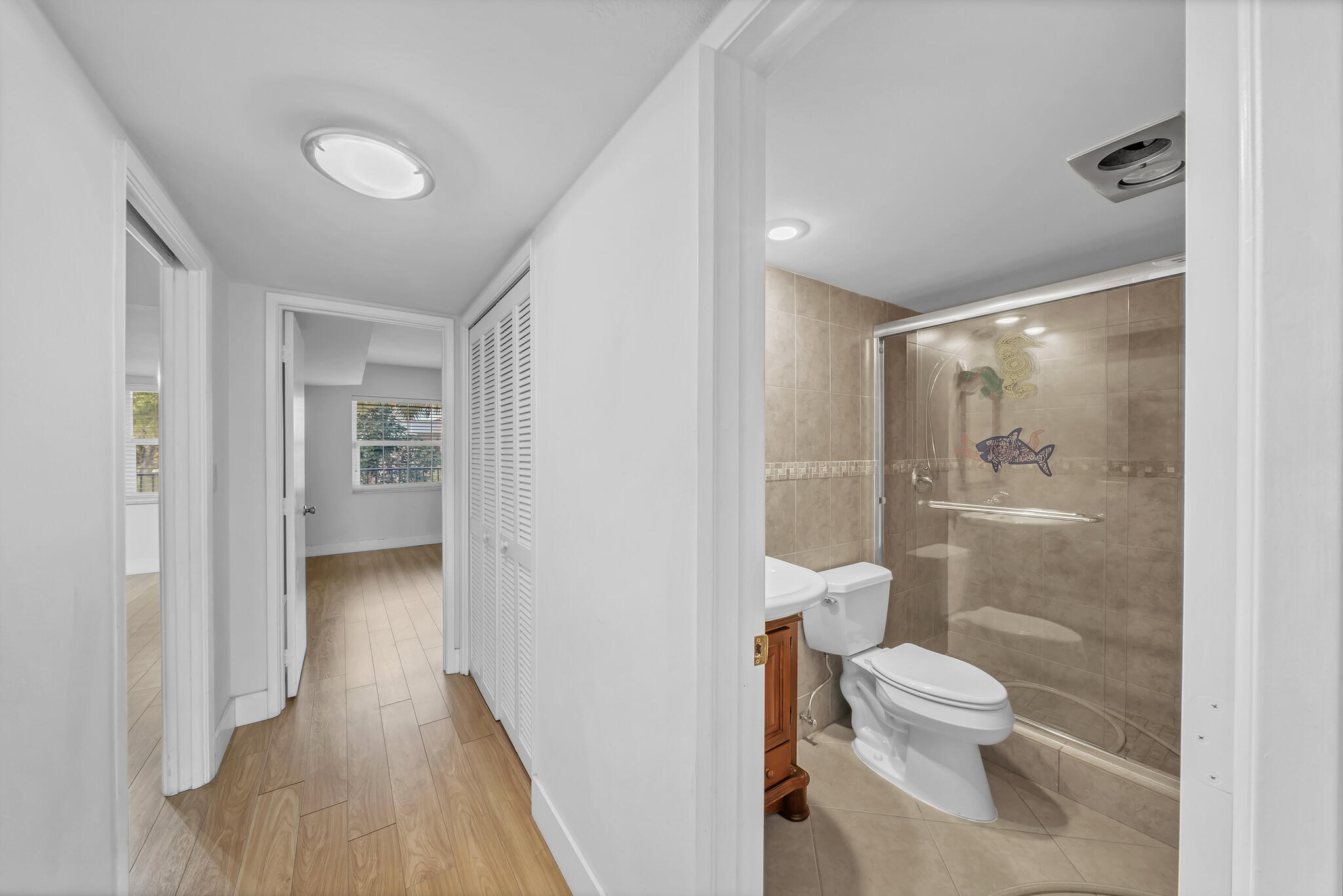 4007 North Cypress Drive, Unit 204 Pompano Beach, FL 33069 - Photo 23 of 44 14 Guest Bathroom (1)