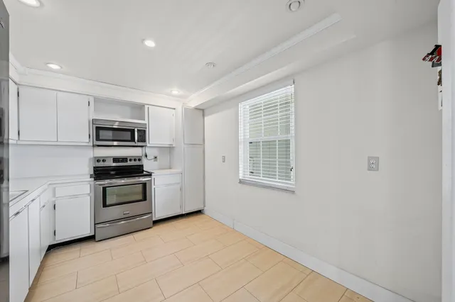 $265,000 | 4007 North Cypress Drive, Unit 204, Pompano Beach, FL 33069