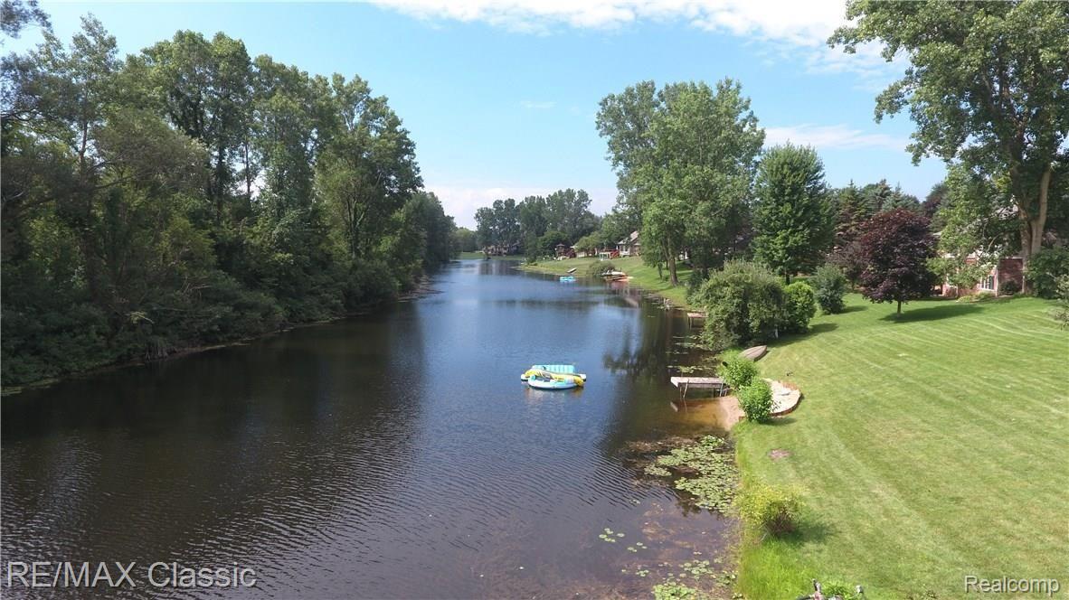 2280 Ford Road White Lake, MI 48383 - Photo 75 of 82 2280 Ford Rd19.JPG