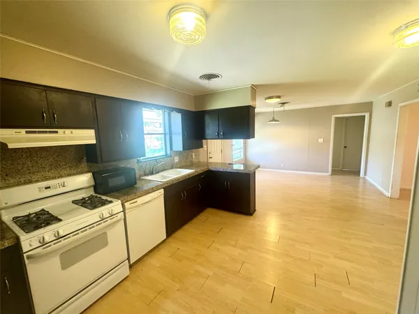 $1,995 | 8209 Easter Cove, Austin, TX 78757