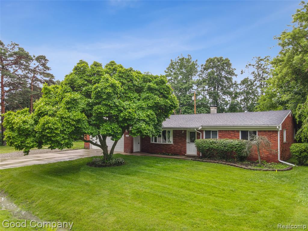 48703 West Ranch Drive Chesterfield, MI 48051 - Photo 1 of 43
