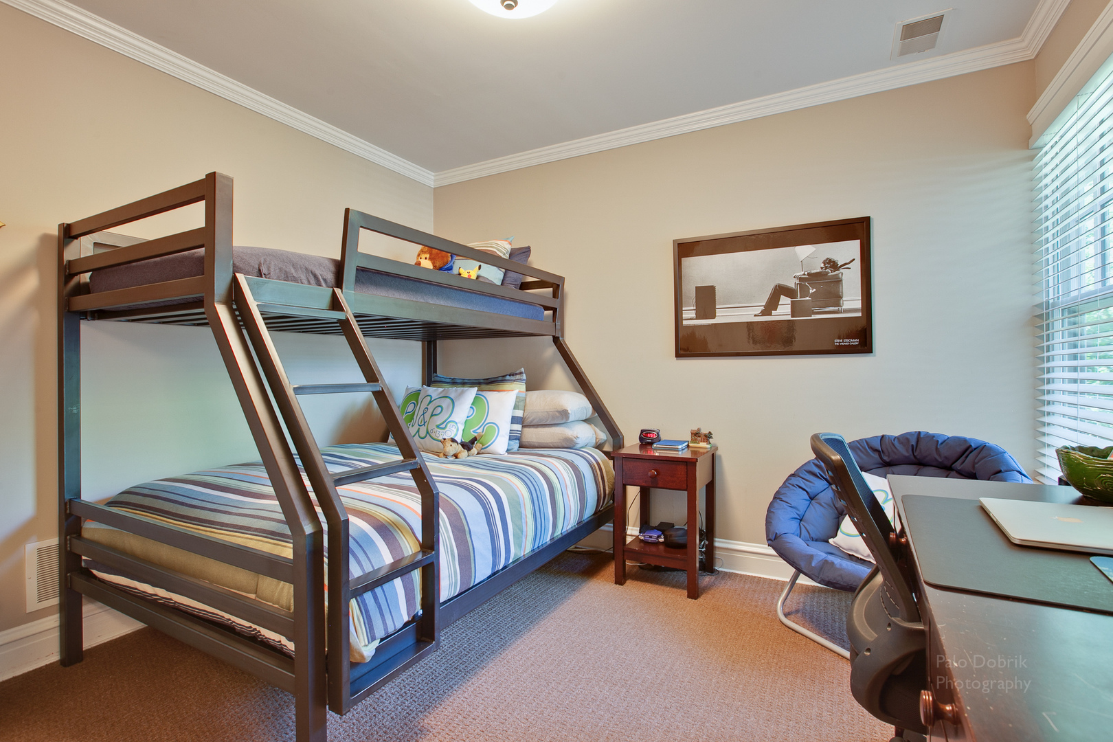 231 Franklin Road Glencoe, IL 60022 - Photo 25 of 49 a bedroom with bed and a window