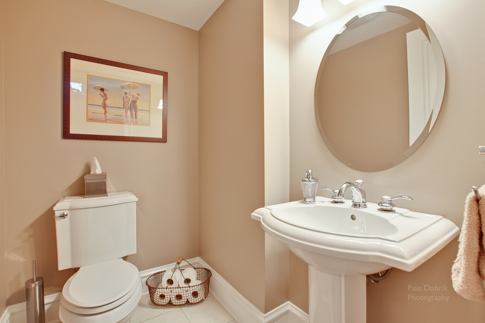 231 Franklin Road Glencoe, IL 60022 - Photo 40 of 49 a bathroom with a toilet a sink and a mirror
