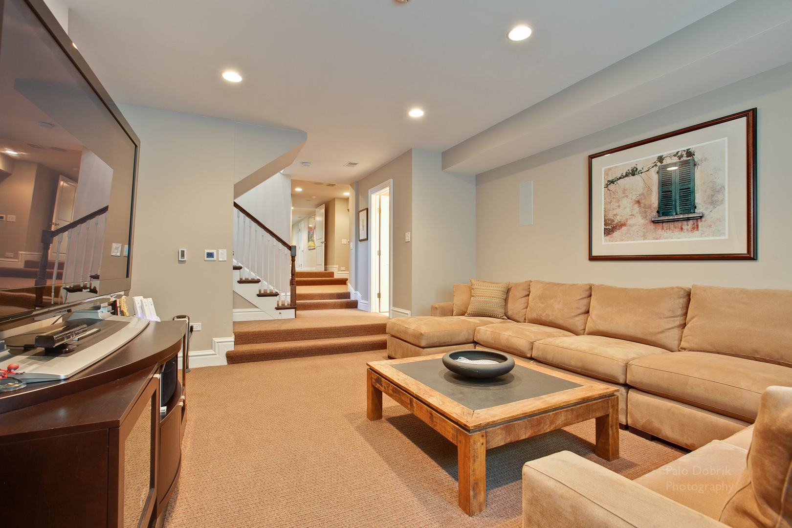 231 Franklin Road Glencoe, IL 60022 - Photo 41 of 49 a living room with furniture and a wooden floor