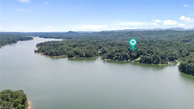 $478,000 | 426 Lakewood Drive, Wilkesboro, NC 28697