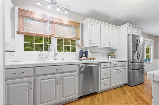 $478,000 | 426 Lakewood Drive, Wilkesboro, NC 28697