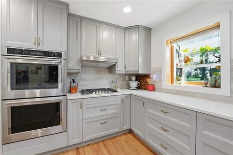 $475,000 | 9501 El Monte Street, Overland Park, KS 66207