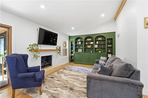 $475,000 | 9501 El Monte Street, Overland Park, KS 66207