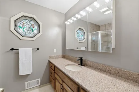 $475,000 | 9501 El Monte Street, Overland Park, KS 66207