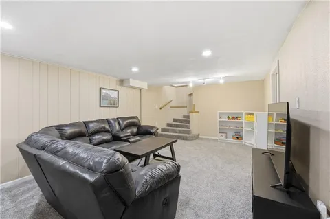 $475,000 | 9501 El Monte Street, Overland Park, KS 66207